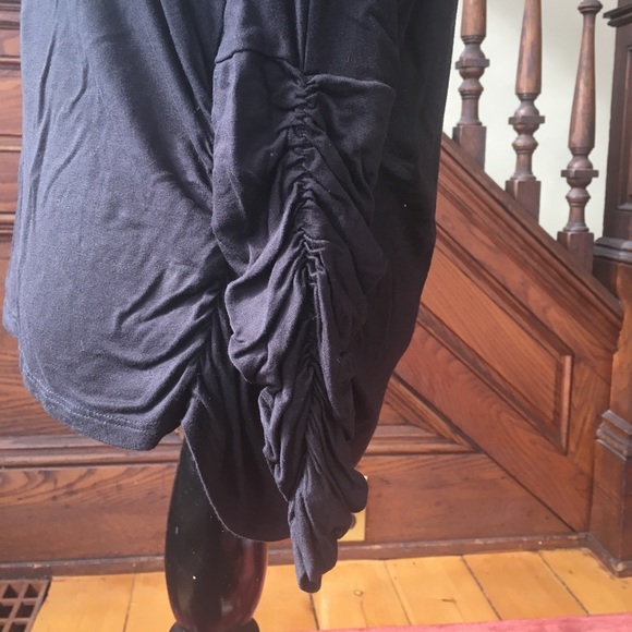 🎉Black Puckered Sleeves Top - Picture 5 of 6